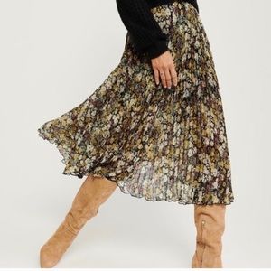 Abercrombie Floral Pleated Midi Skirf